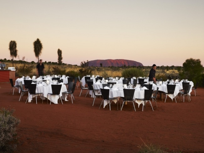 Eating crocodile under a clear sky is better than Messina.