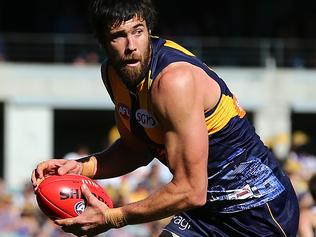 PERTH, AUSTRALIA - AUGUST 27: Josh Kennedy of the Eagles looks to pass the ball during the round 23 AFL match between the West Coast Eagles and the Adelaide Crows at Domain Stadium on August 27, 2017 in Perth, Australia.  (Photo by Paul Kane/Getty Images)