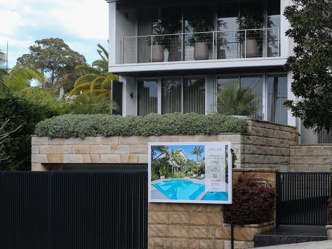 SYDNEY, AUSTRALIA - NewsWire Photos, SEPTEMBER, 28 2021: A view of a residential property with a For Sale sign in Mosman in Sydney's North Shore. As many as one-in-five home buyers are potentially borrowing more than six times their income, prompting the Treasurer to consider stepping in to crackdown on home loans.  Picture: NCA NewsWire / Gaye Gerard