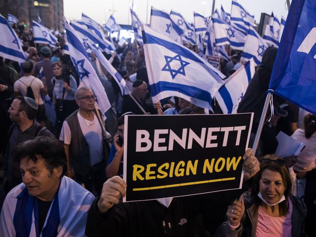 Ruling Israeli coalition loses majority