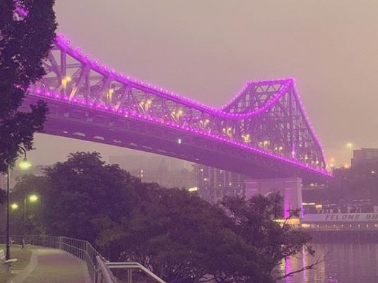 The Story Bridge surrounded in fog early this morning. Picture: Team Lobster Instagram