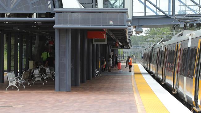 A quiet Helensvale train station at lunchtime. Picture Glenn Hampson