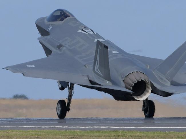 The new F-35 Joint Strike Fighter arrives at the Avalon airshow in Avalon, Melbourne, Friday, Mar. 3, 2017. (AAP Image/Tracey Nearmy) NO ARCHIVING