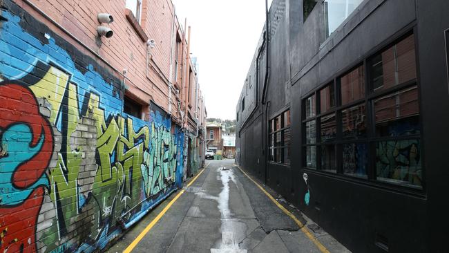 An alleyway in Burleigh Heads where police say they are seeing a rise in violence. Picture: Glenn Hampson.