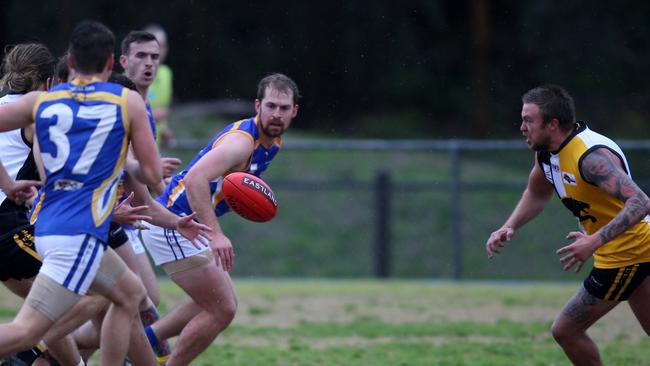 Chirnside Park clashes with Glen Waverley last season. Picture: Field of View Sports Photography