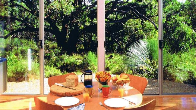 A beautiful breakfast setting at a Ridgetop Retreat.