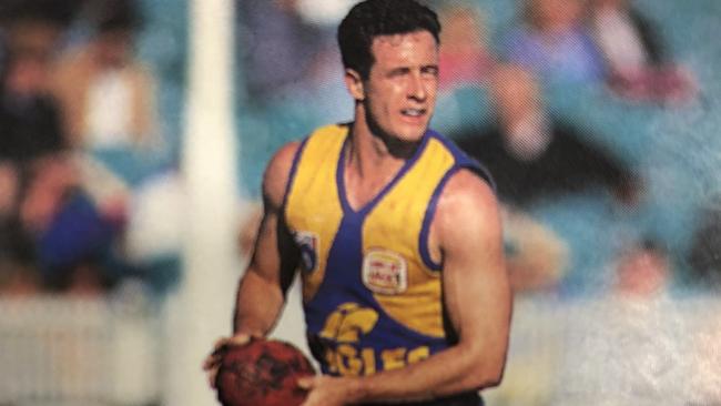 A football card of Don Pyke from 1994.