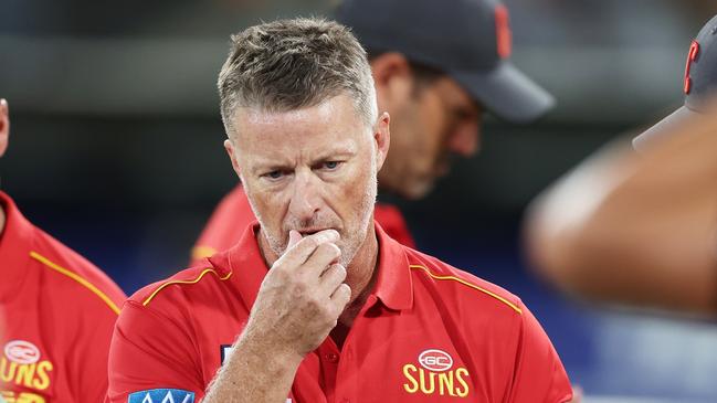 CANBERRA, AUSTRALIA - FEBRUARY 29: Suns head coach Damien Hardwick prepares to speak to players at three quarter time during the 2024 AFL Community Series match between Greater Western Sydney Giants and Gold Coast Suns at Manuka Oval on February 29, 2024 in Canberra, Australia. (Photo by Matt King/Getty Images)