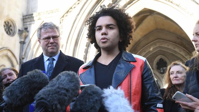 Keira Bell speaks to reporters outside the Royal Courts of Justice in London. Keira Bell began taking puberty blockers when she was 16 before 'detransitioning'. Picture: EPA/Facundo Arrizabalaga