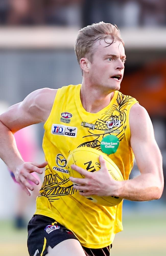 Lachlan Tardrew has been a great pickup for the Nightcliff Tigers for the 2023-24 NTFL season. Picture: Celina Whan / AFLNT Media