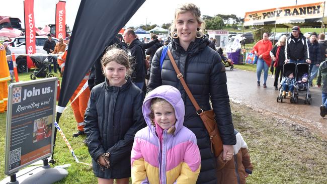 Zali Mullen, Layla Mullen and Jessica Broad.