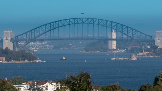 Sydney wakes up to the air thick with the smell of bushfire smoke. Pictures: Julian Andrews