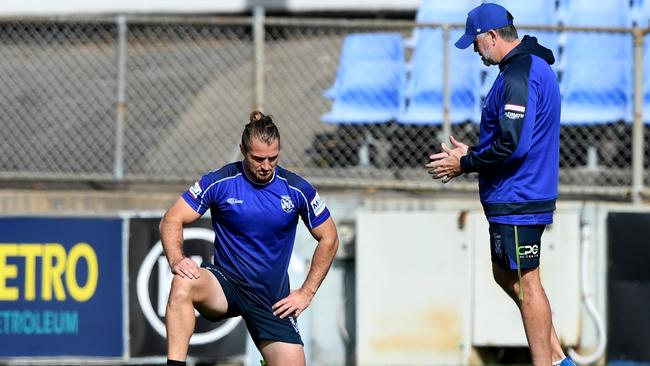 Kieran Foran (left) and coach Dean Pay of the Bulldogs during an NRL training session at Belmore in Sydney, Monday, May 18, 2020. (AAP Image/Joel Carrett) NO ARCHIVING