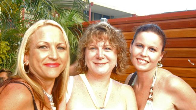 TCP TIMEOUT 12/1/2007 - Sharon, Leanne and Kathryn at Shenanigans Keywords / Pubs / Clubs / Timeout / People