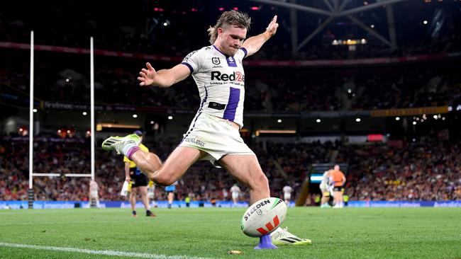 Ryan Papenhuyzen of the Storm kicks a conversion during the round 27 NRL match between the Brisbane Broncos and Melbourne Storm at Suncorp Stadium on August 31, 2023 in Brisbane, Australia. (Photo by Bradley Kanaris/Getty Images)