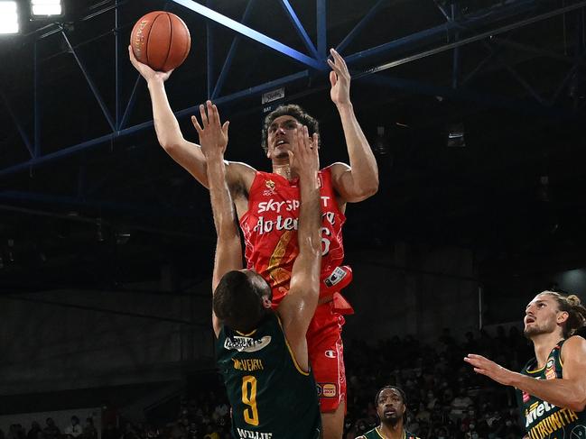 Soaring Kyrin Galloway in action for the Breakers last season. Picture: Getty Images