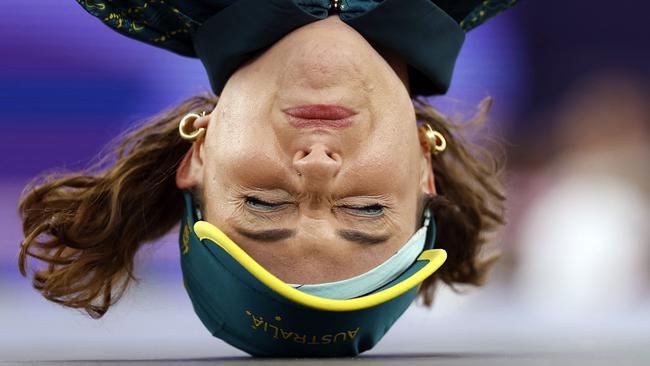 TOPSHOT - Australia's Rachael Gunn, known as Raygun competes in the Women's Breaking dance Round robin of the Paris 2024 Olympic Games at La Concorde in Paris, on August 9, 2024. (Photo by Odd ANDERSEN / AFP)