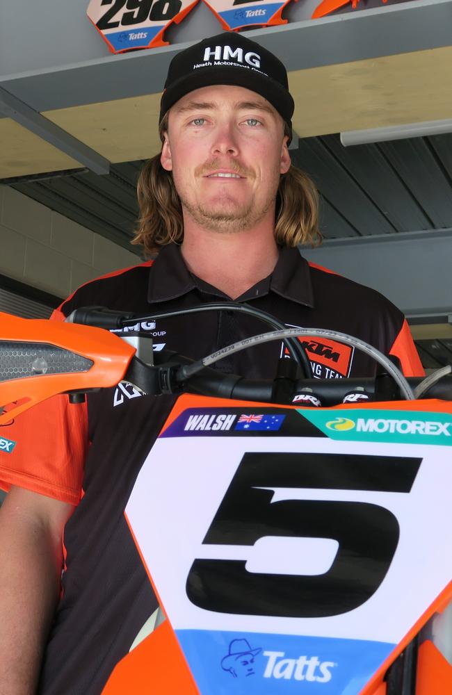 Liam Walsh next to the bike he will race in the 2024 Finke Race.