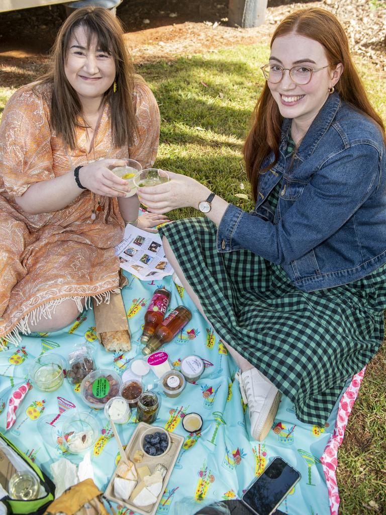 Samantha Fitzgerald and Madeleine Kelly at the Hampton food festival. Sunday, June 26, 2022. Picture: Nev Madsen.