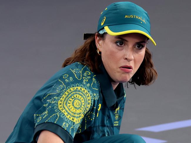 PARIS, FRANCE - AUGUST 09: B-Girl Raygun of Team Australia  competes during the B-Girls Round Robin - Group B on day fourteen of the Olympic Games Paris 2024 at Place de la Concorde on August 09, 2024 in Paris, France. (Photo by Ezra Shaw/Getty Images)