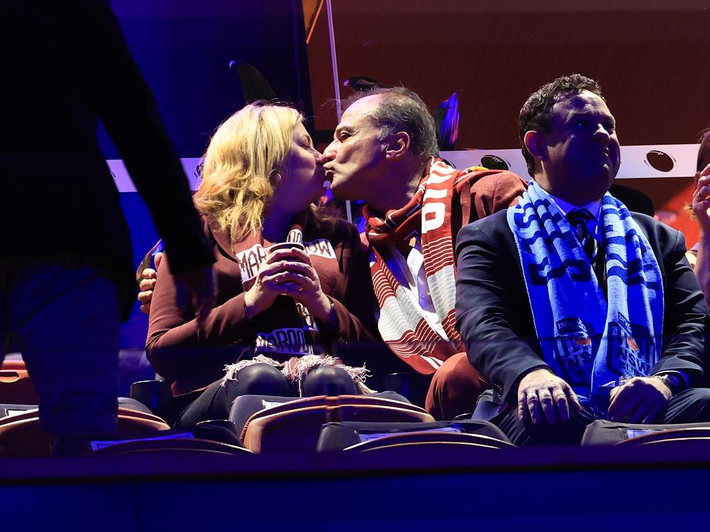 The loved-up couple were spotted kissing at Wednesday night’s State of Origin decider at Suncorp Stadium. Pics Adam Head