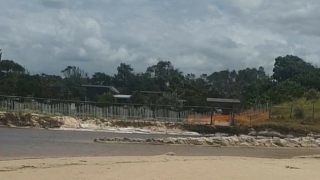 Sandbagging works have been taking place at Belongil, outside Elements of Byron Resort. Picture: Greg Jard