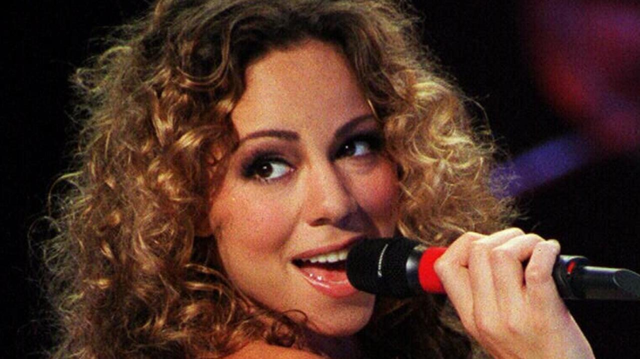 Sensation Mariah Carey Once Exposed Derek Jeter's Plot to “Steal” Her  Before Taking a Big Step - EssentiallySports