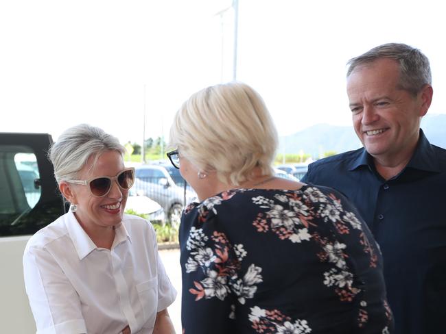 Australian Opposition Leader Bill Shorten and his wife Chloe are seen during a visit to the Skyrail in Cairns. Picture: AAP