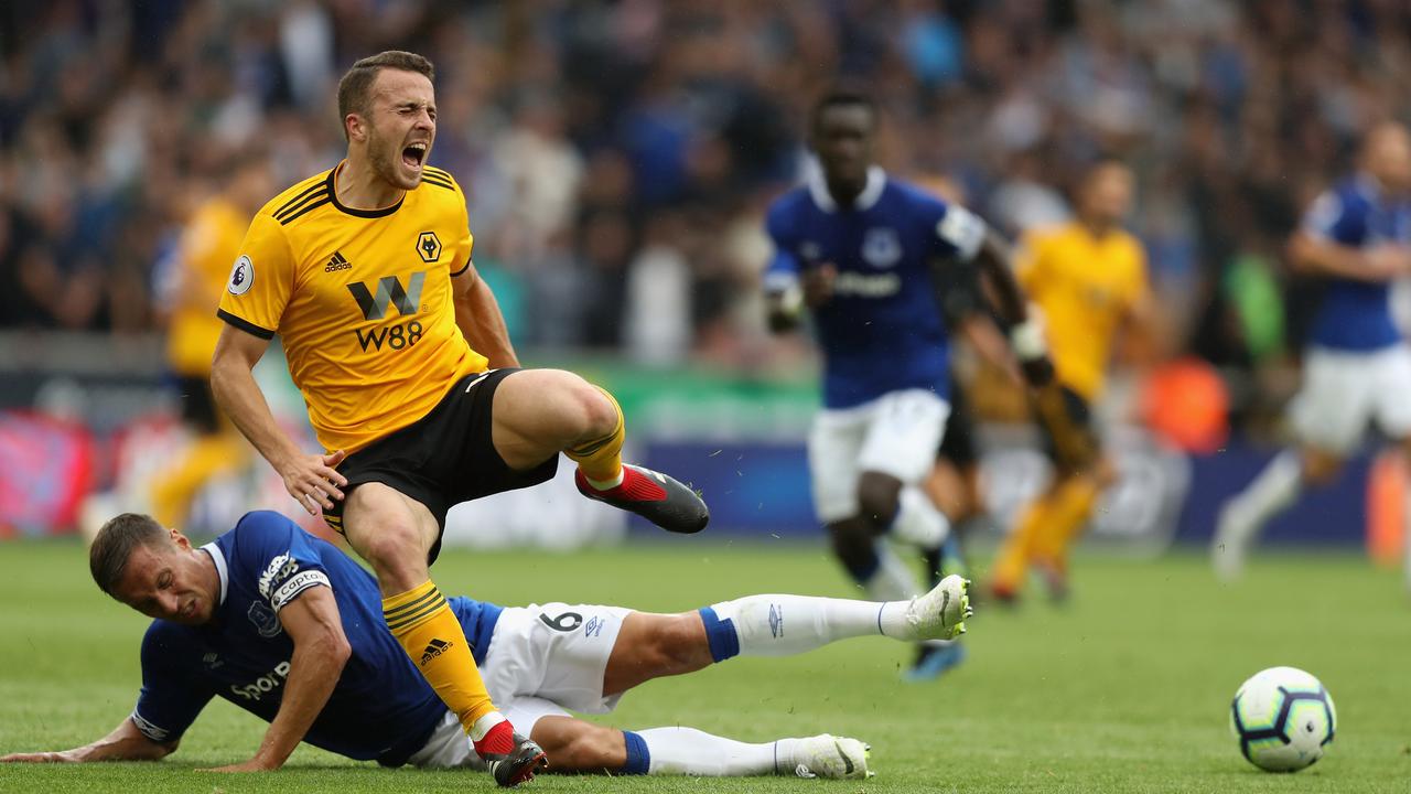 Phil Jagielka was sent off for a foul on Diogo Jota.
