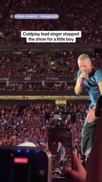 Chris Martin pauses Coldplay’s Sydney concert to help boy in crowd