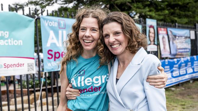 Teal independent Allegra Spender with her sister Bianca. Picture: Darren Leigh Roberts