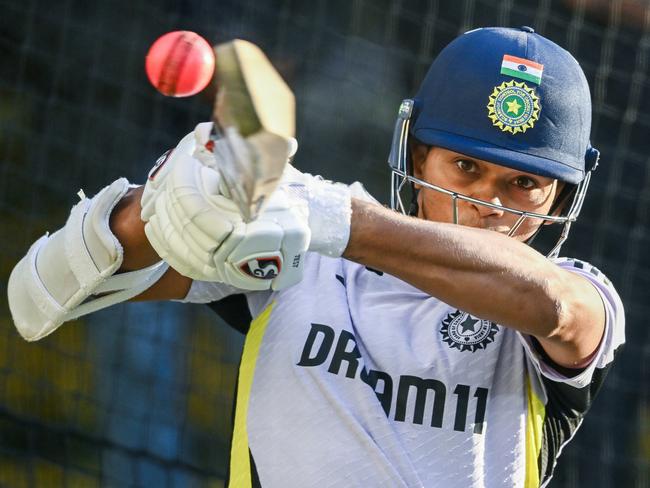 ADELAIDE, AUSTRALIA - DECEMBER 03:Yashasvi Jaiswal of India bats during an India Test Squad training session at Adelaide Oval on December 03, 2024 in Adelaide, Australia. (Photo by Mark Brake/Getty Images)