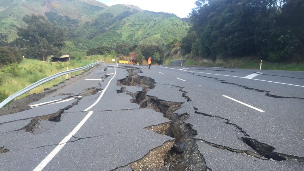 New Zealand earthquake What should tourists do? escape