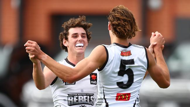 Aaron Cadman (right) has been likened to Geelong’s Jeremy Cameron. Picture: Getty Images