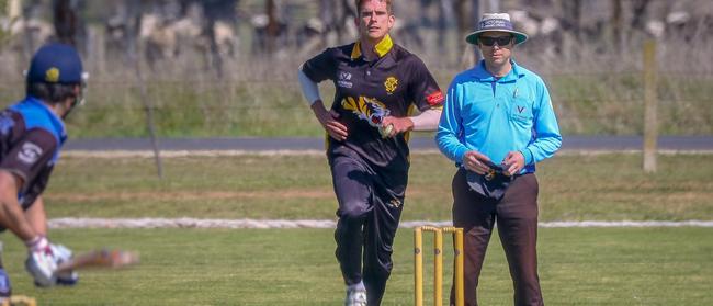 Monash Tigers Dutch paceman Fred Klaassen steams in. Picture: Monash Tigers.