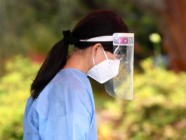 BRISBANE, AUSTRALIA - NewsWire Photos - NOVEMBER 4, 2021. Health workers at a pop up COVID-19 testing clinic in Brisbane.Picture: NCA NewsWire / Dan Peled