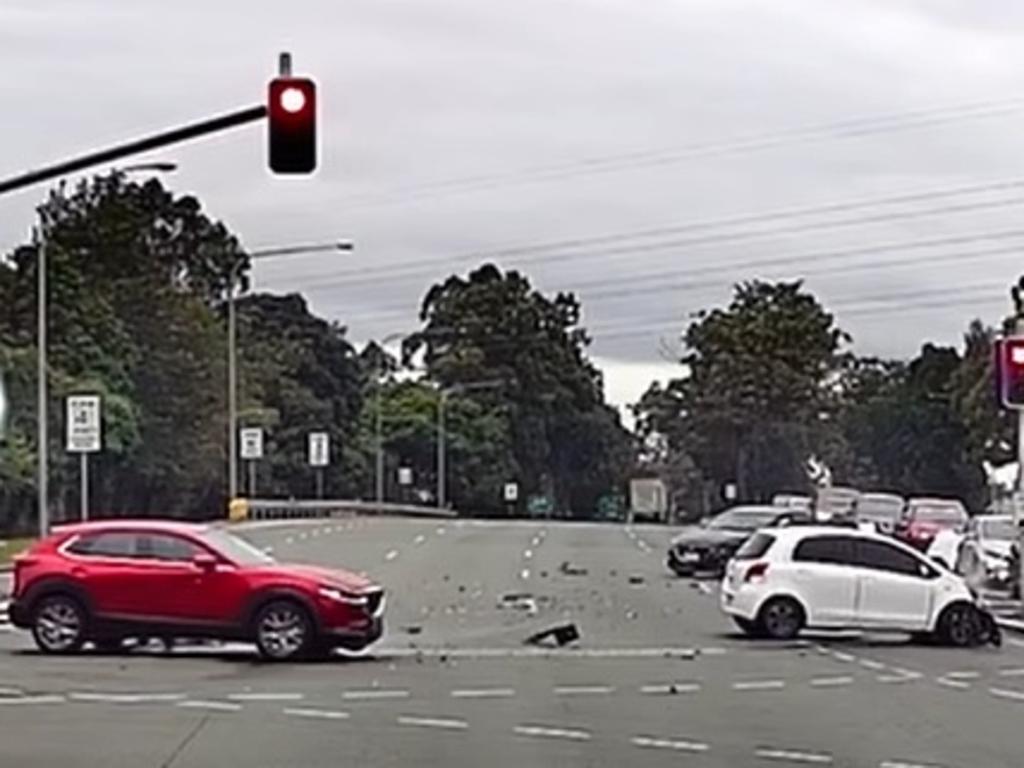 A number of tradies rushed to help. Picture: Dashcam Owners Australia