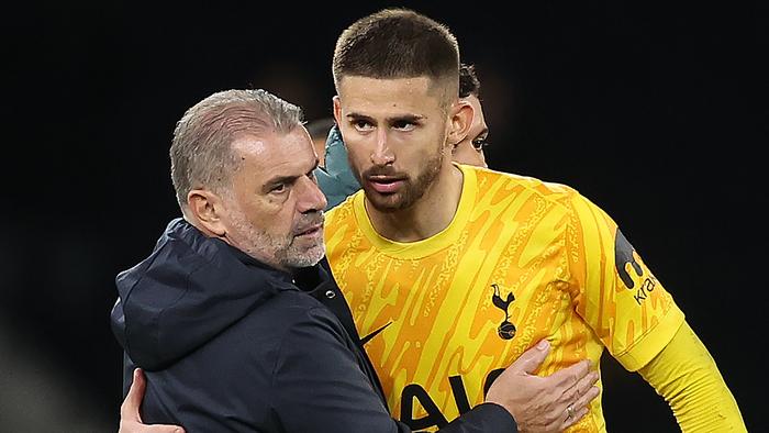 LONDON, ENGLAND - SEPTEMBER 26: Ange Postecoglou manager / head coach of Tottenham Hotspur and Guglielmo Vicario of Tottenham Hotspur during the UEFA Europa League 2024/25 League Phase MD1 match between Tottenham Hotspur and Qarabag FK at Tottenham Hotspur Stadium on September 26, 2024 in London, England. (Photo by Catherine Ivill - AMA/Getty Images)