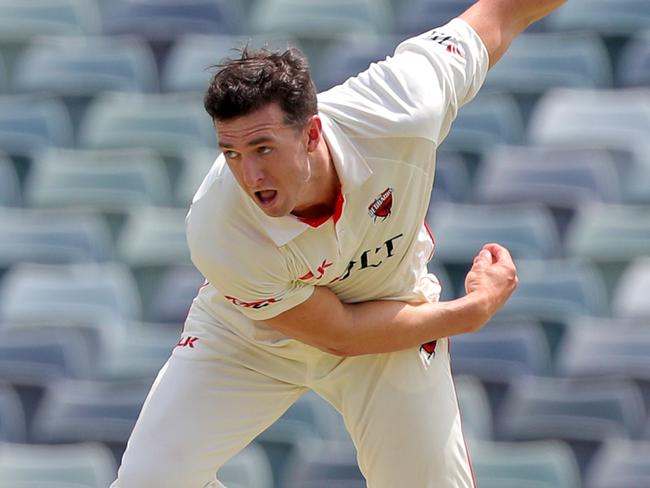 Daniel Worrall of South Australia bowls during day 2 of the Round 8 Sheffield Shield cricket match between Western Australia and South Australia at the WACA in Perth, Monday, 4 March, 2019. (AAP Image/Richard Wainwright) NO ARCHIVING, EDITORIAL USE ONLY, IMAGES TO BE USED FOR NEWS REPORTING PURPOSES ONLY, NO COMMERCIAL USE WHATSOEVER, NO USE IN BOOKS WITHOUT PRIOR WRITTEN CONSENT FROM AAP