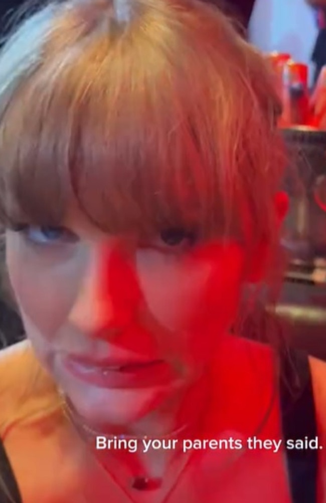 Swift grimaced as the camera cut to her parents joining her at the club. Picture from TikTok.