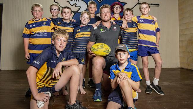 Hoopert with junior players from his grassroots rugby club, the Dalby Wheatmen. Picture: Brendan Hertel, QRU