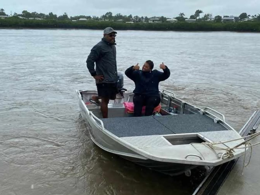 With help from Nat Mallie, the two were able to set off from Grasstree Beach.