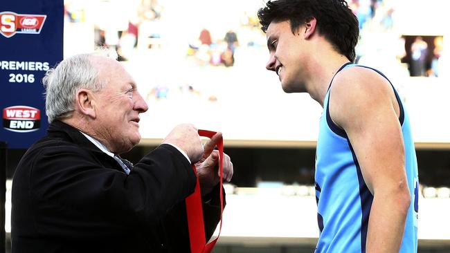 Jack Stephens receiving his Jack Oatey Medal. Picture: Sarah Reed.