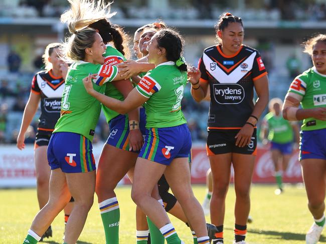 CANBERRA, AUSTRALIA - AUGUST 06: Monalisa Soliola of the Raiders celebrates a try with team mates during the round three NRLW match between Canberra Raiders and Wests Tigers at GIO Stadium, on August 06, 2023, in Canberra, Australia. (Photo by Mark Nolan/Getty Images)