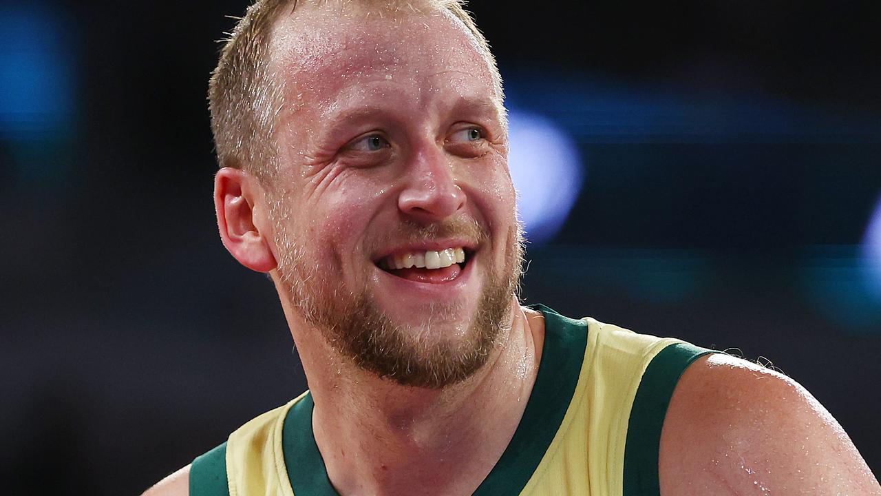 The lure of silverware keeps Ingles in the NBA