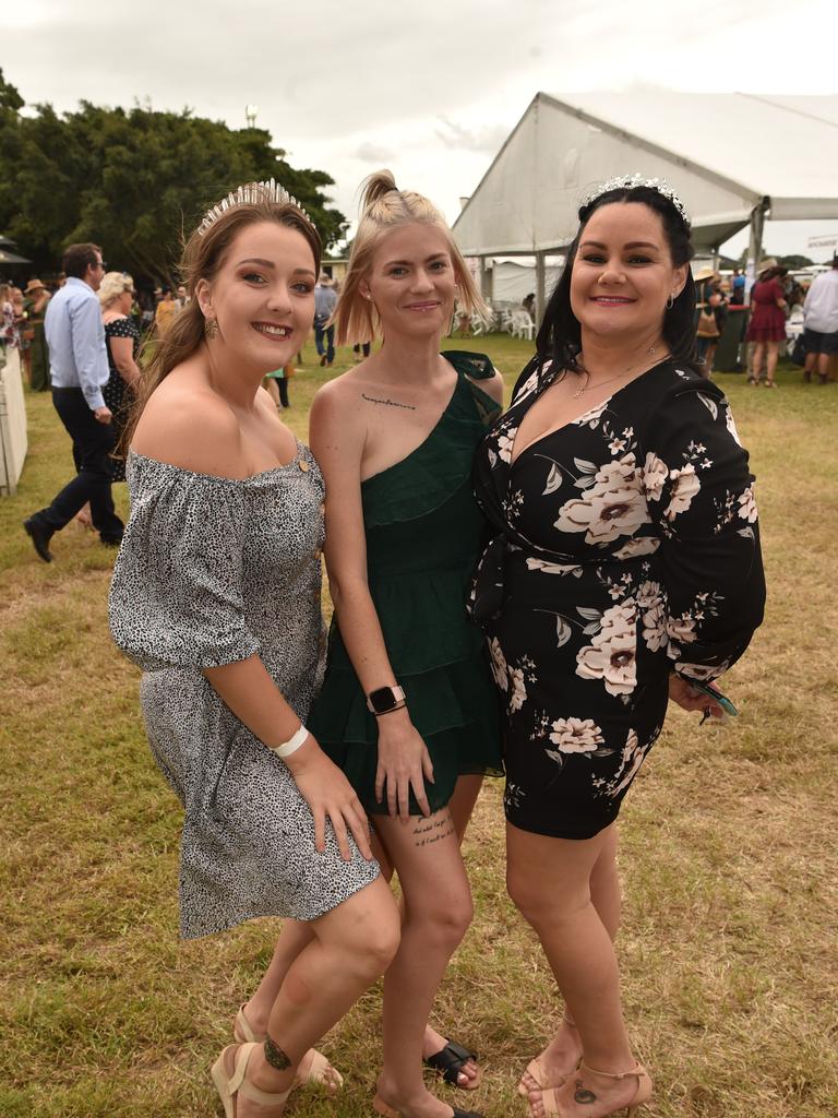 GALLERY: Punters flock to Burdekin Growers Raceday | Townsville Bulletin