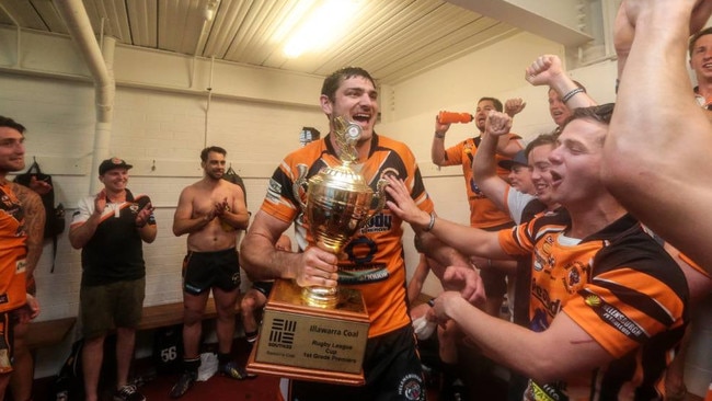 Steve McCallum celebrates a the 2015 premiership win with the Helensburgh Tigers. Picture: Adam McLean