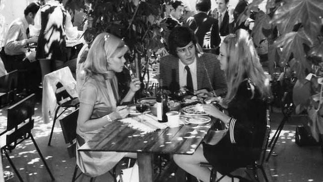 Diners eating at Decca’s Place restaurant in Melbourne Street. Date unknown