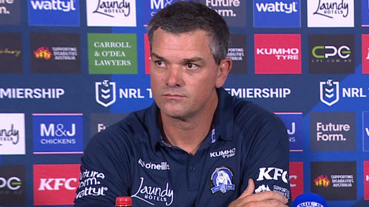 Dogs coach goes off on NRL journalist