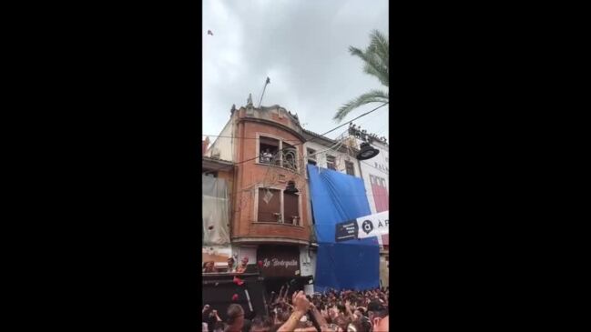 Tomatoes Sent Flying Through Air at Annual Spanish Festival